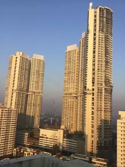 Main - Crescent Bay, Parel